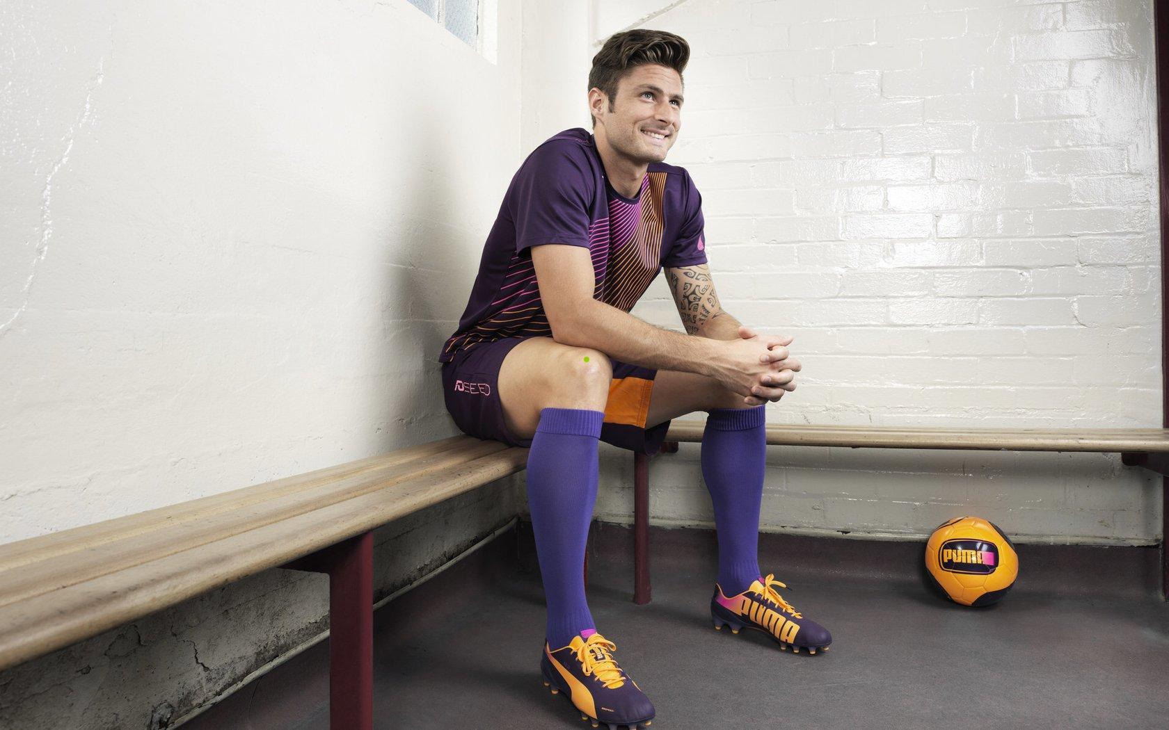 津门虎三连败陷低谷，蒙头向前战术下52次传中徒劳引哀叹