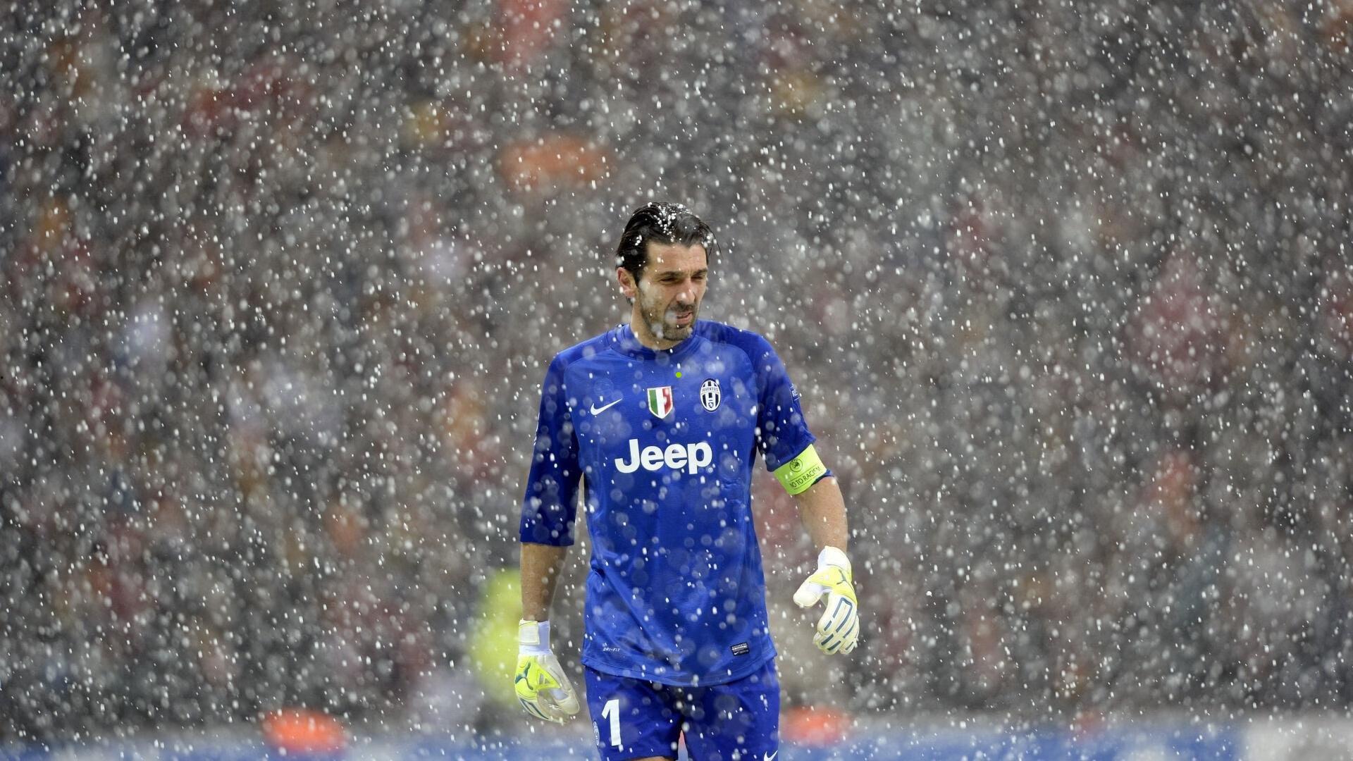 梅西新秀卡以150万美元天价成交，刷新全球球星卡交易纪录