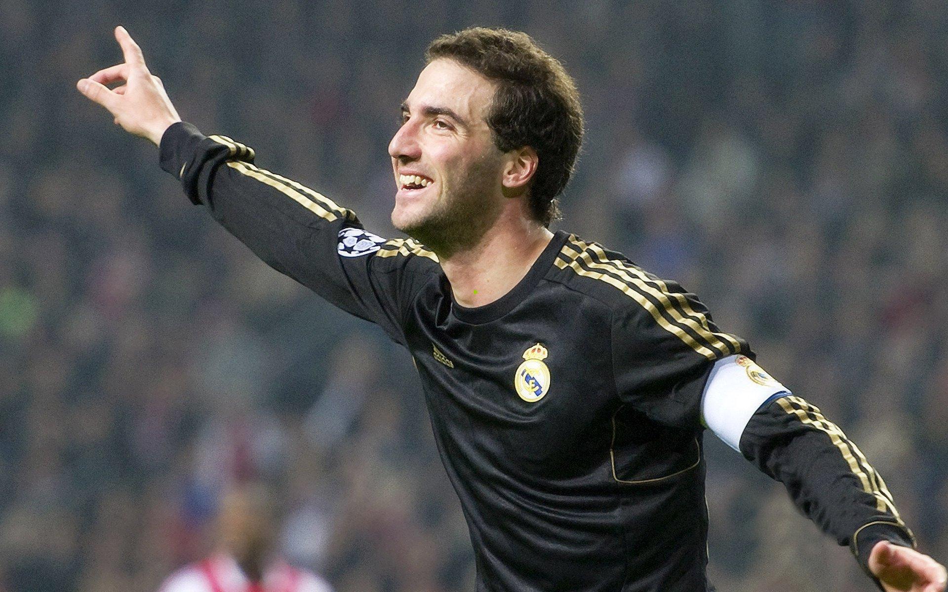 中超风云骤起，申花陷舆论风暴，青岛财务崩塌引发行业深思