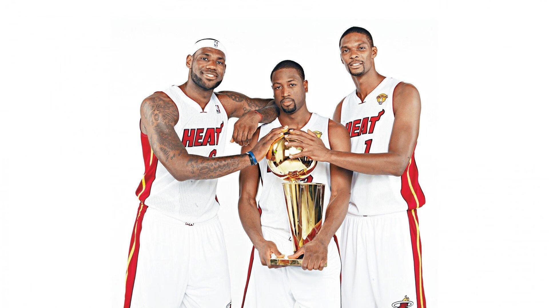 明日NBA杯对决，活塞与魔术激战在即，艾维因出战存疑成焦点